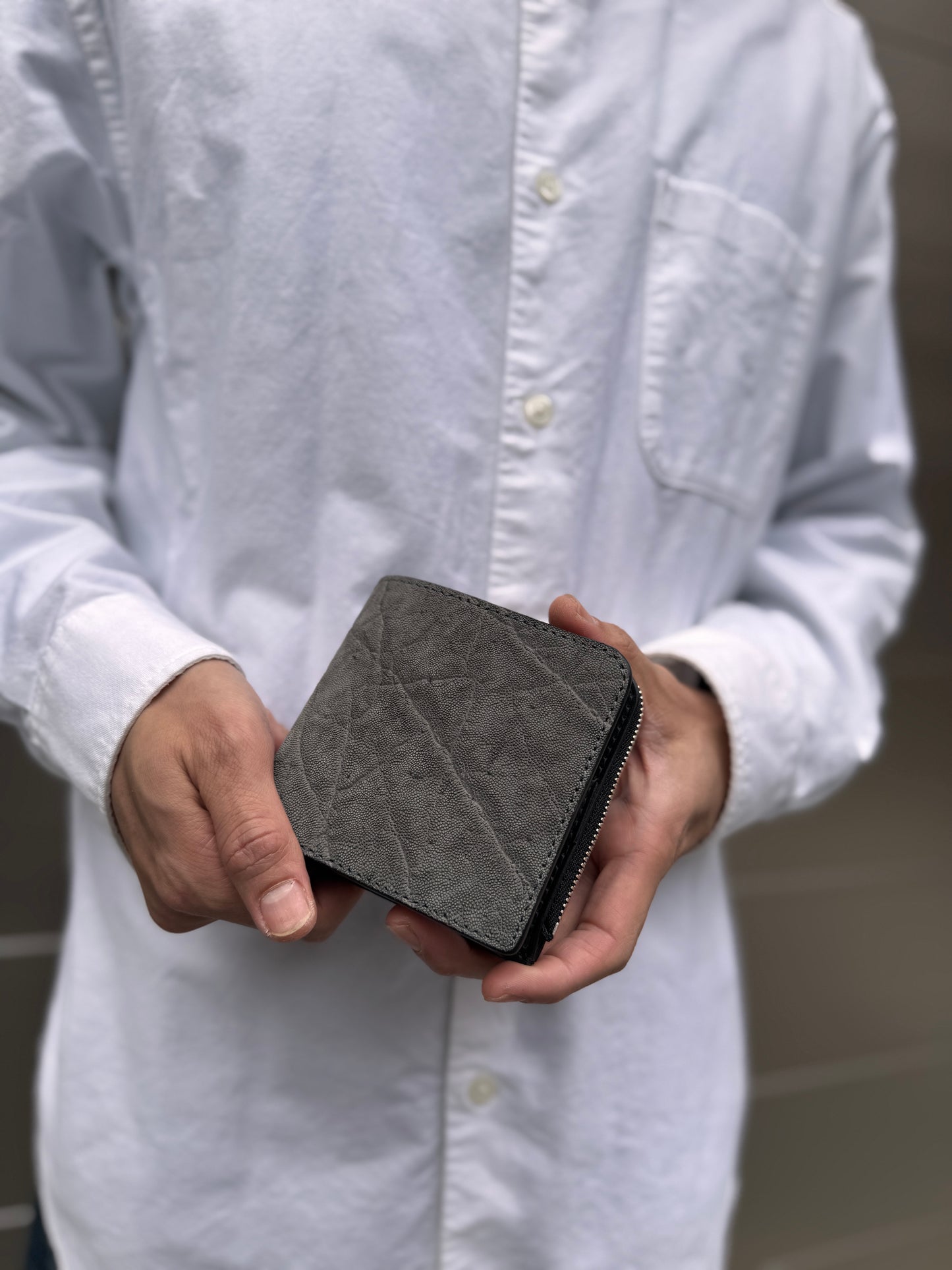 【エレファント】象革二つ折り財布スモール-Gray Elephant Small Wallet