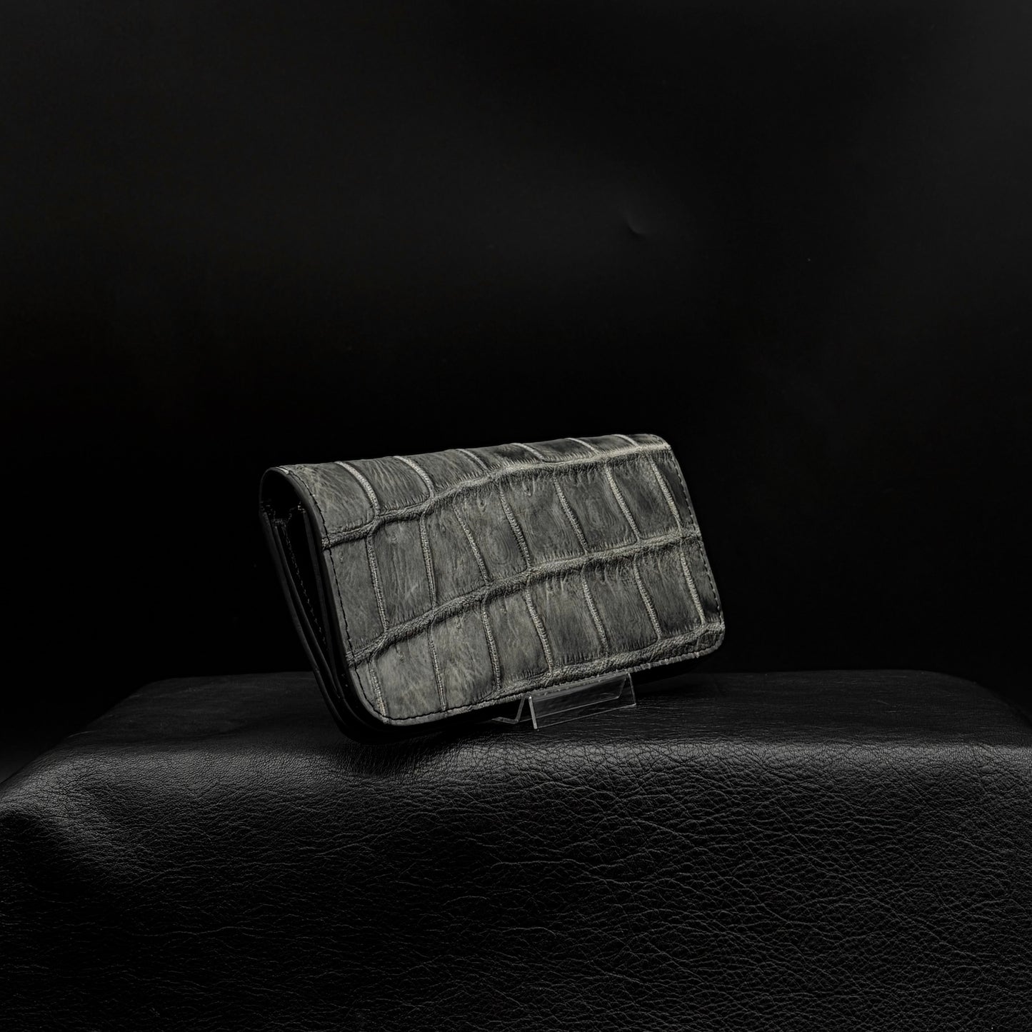【クロコダイルポロサス】ワニ革トラッカーウォレット墨染め-Tracker Wallet SUMI