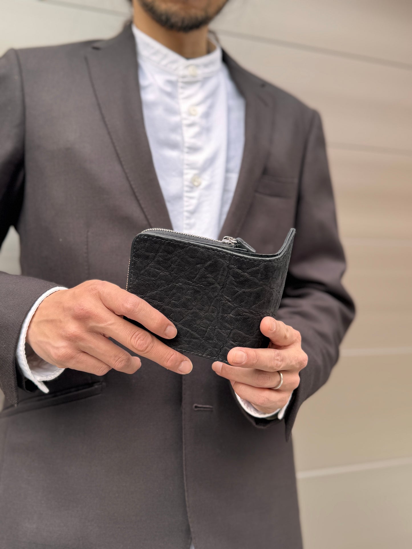 【エレファント】象革二つ折り財布スモール-Black Elephant Small Wallet