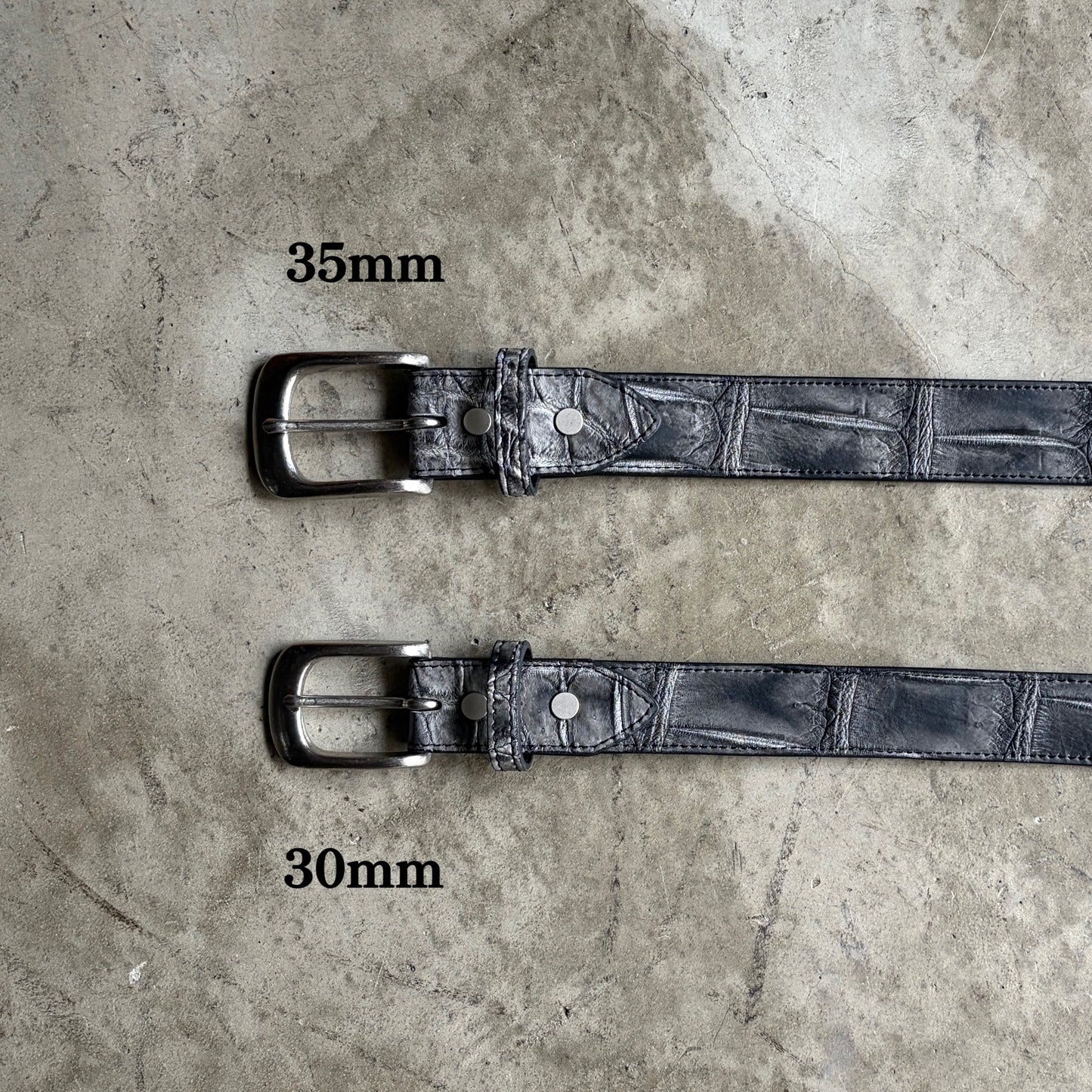 クロコダイルポロサス【墨染め】レザーベルト/ニッケルつや消しバックル -Crocodile Porosus SUMI Leather Belt-