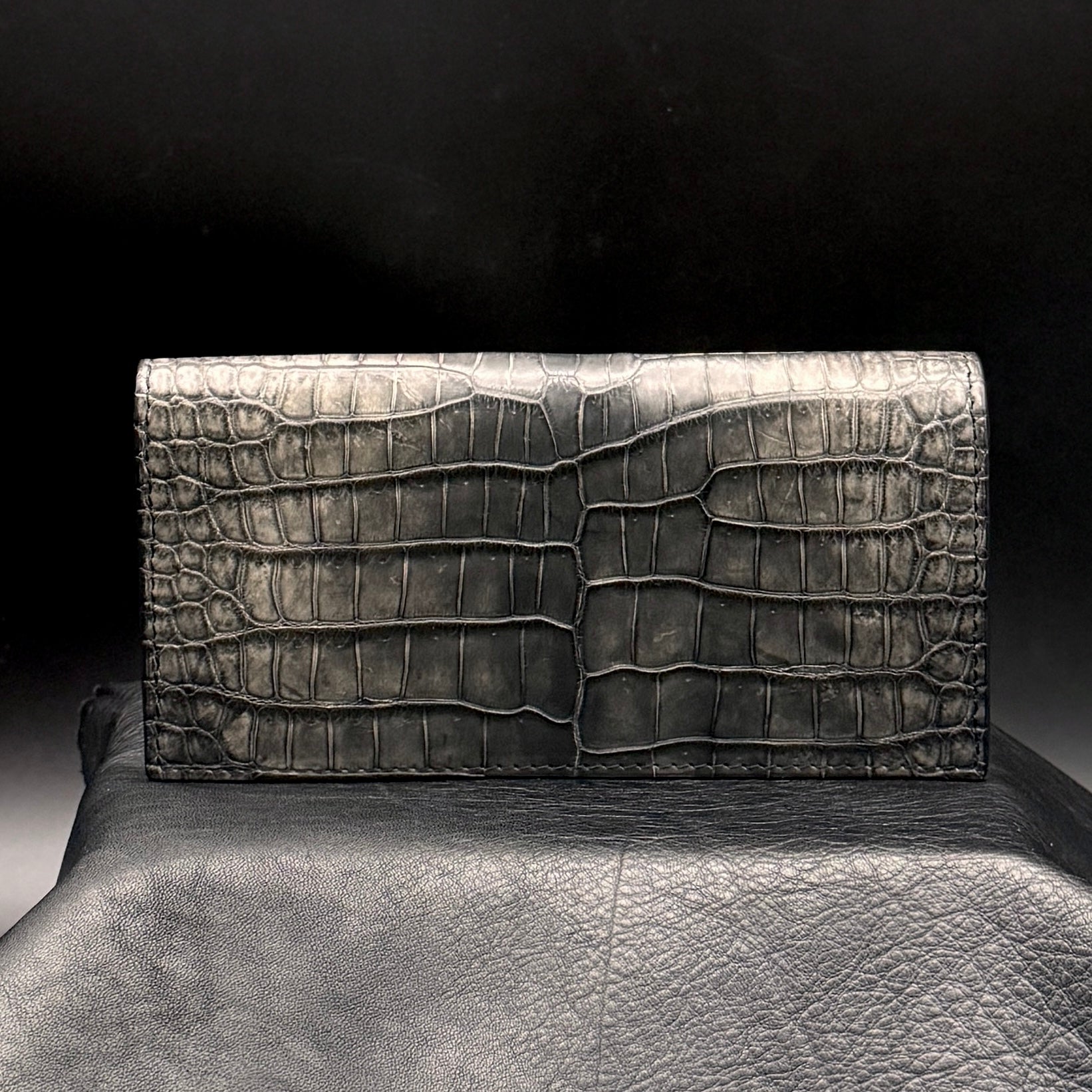 クロコダイルポロサス】 ワニ革墨染二つ折り長財布-Long Wallet