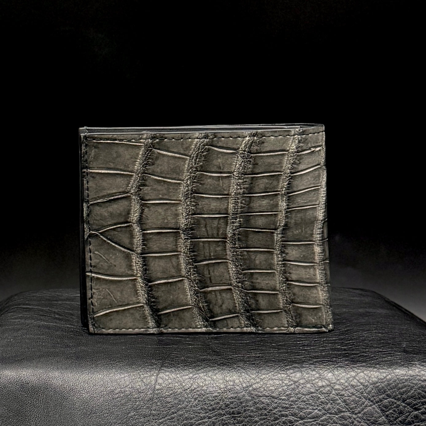 【クロコダイルポロサス】ワニ革墨染二つ折り財布-Short Wallet