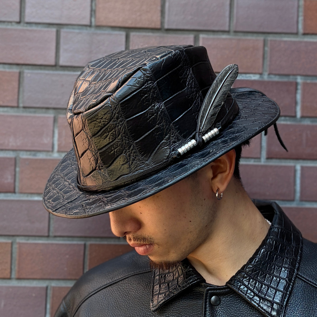 SOTOMI×ATSU CROCODILE POROSUS "Feather" HAT PLATINUM【クロコダイルポロサス/ブラック/ハット/カービング/プラチナ】
