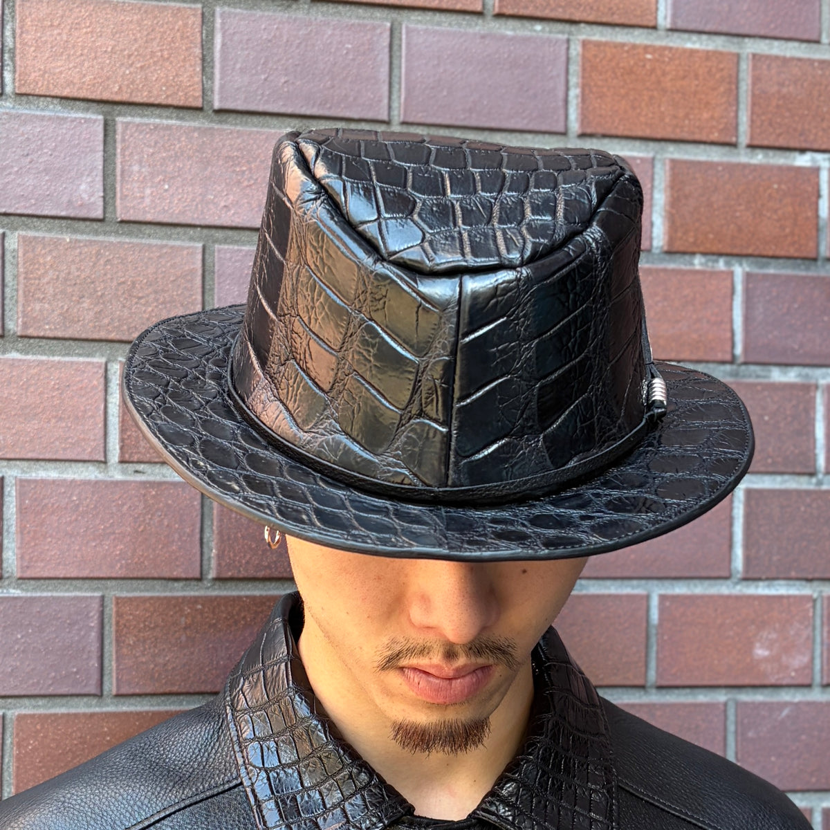 SOTOMI×ATSU CROCODILE POROSUS "Feather" HAT PLATINUM【クロコダイルポロサス/ブラック/ハット/カービング/プラチナ】