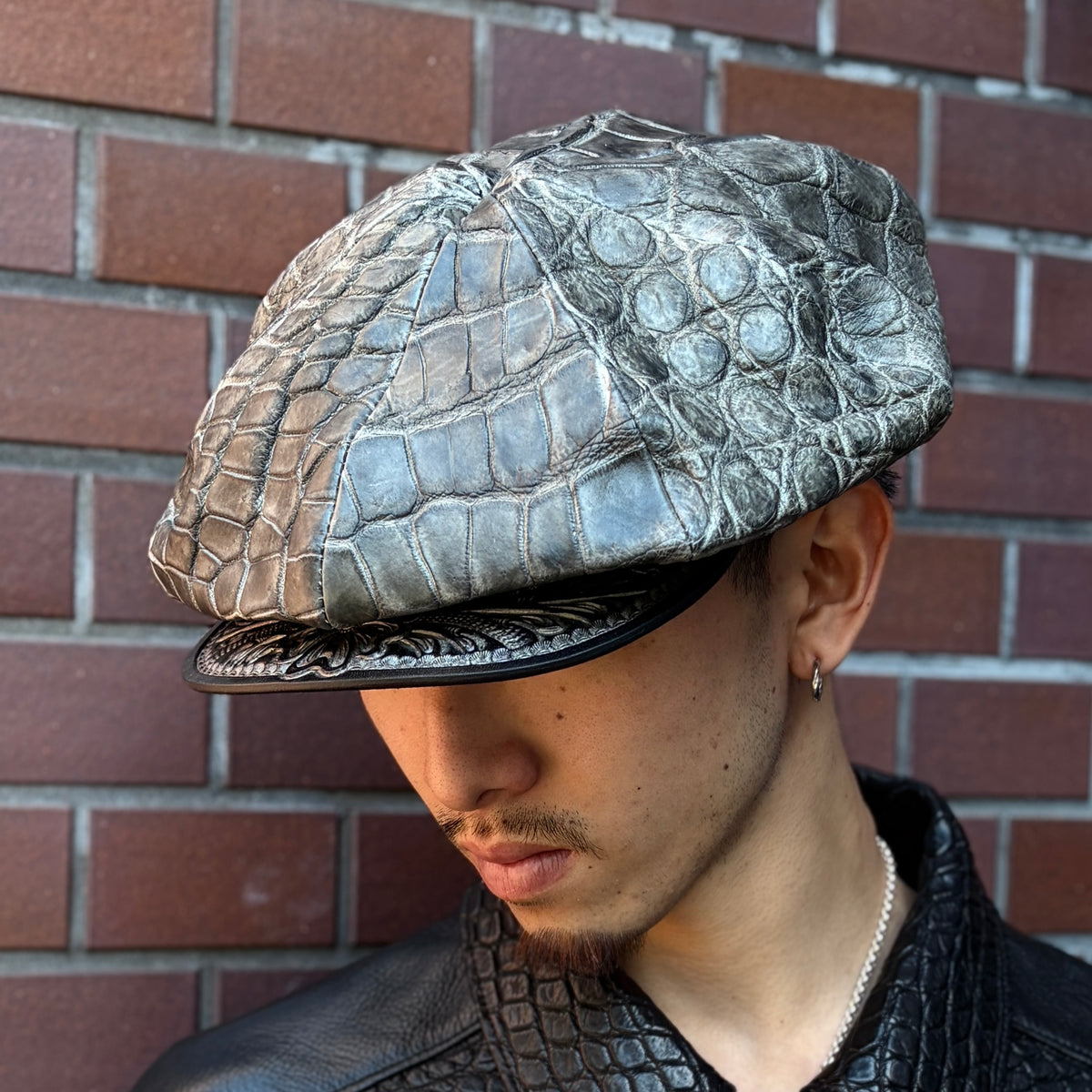 SOTOMI×ATSU CROCODILE POROSUS SUMI Casquette "Peanut Flower" PLATINUM【クロコダイルポロサス/墨染め/キャスケット/カービング/プラチナ】