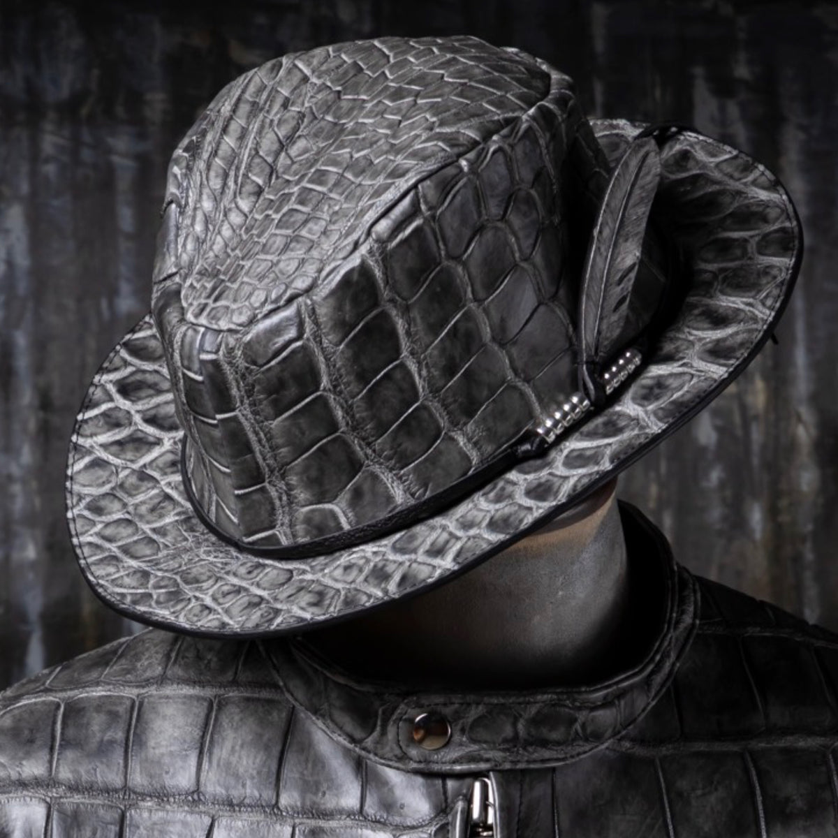 SOTOMI×ATSU CROCODILE POROSUS SUMI "Feather" HAT PLATINUM【クロコダイルポロサス/墨染め/ハット/カービング/プラチナ】